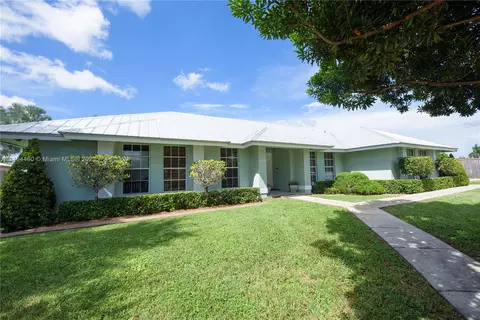 27300 SW 163rd Ct, Homestead, FL 33031