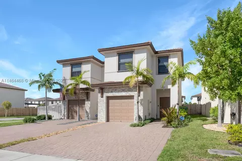 25182 SW 108th Ave, Homestead, FL 33032