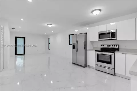 901-903 NW 99th St, Miami, FL 33150