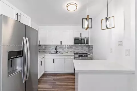 1040 NW 23rd Ter, Fort Lauderdale, FL 33311