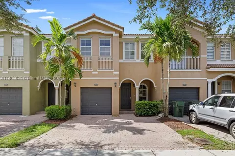 1472 SE 25th Ter, Homestead, FL 33035