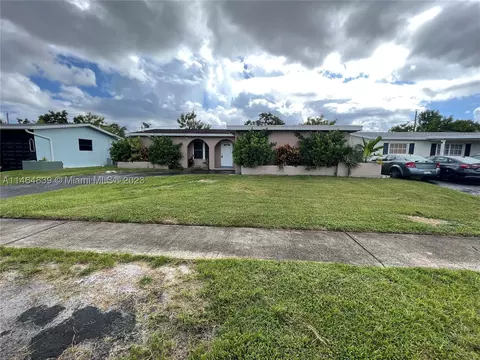 9162 NW 26th Pl, Sunrise, FL 33322