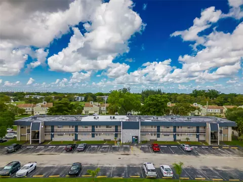 8060 N Colony Cir N #208, Tamarac, FL 33321