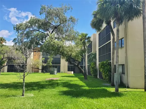 8015 SW 107th Ave #201, Miami, FL 33173