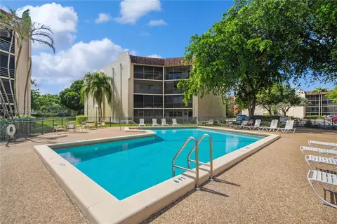6655 W Broward Blvd #100, Plantation, FL 33317