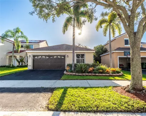 841 Stanton Dr, Weston, FL 33326