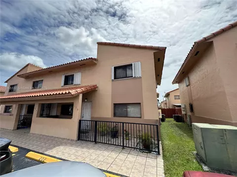 7820 W 29th Way #102, Hialeah, FL 33018