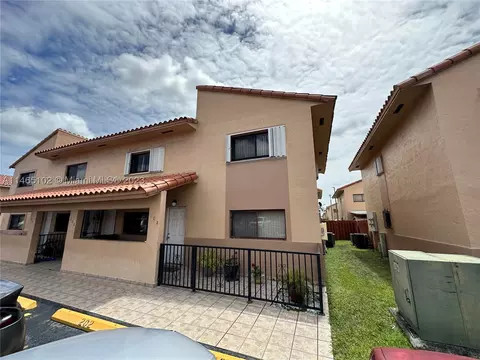 7820 W 29th Way #102, Hialeah, FL 33018