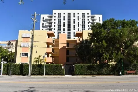 237 SW 13th St #201, Miami, FL 33130