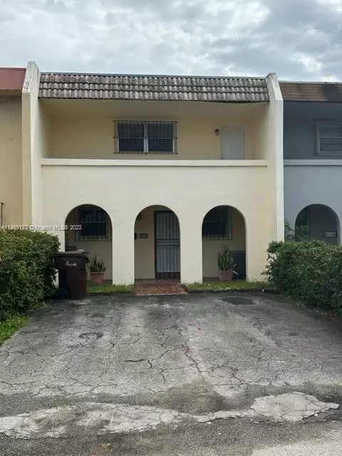 6945 W 2nd Way, Hialeah, FL 33014