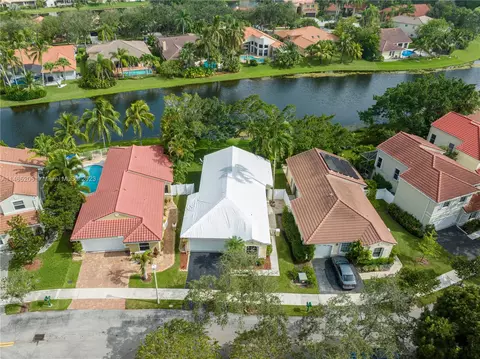 855 Garnet Cir, Weston, FL 33326