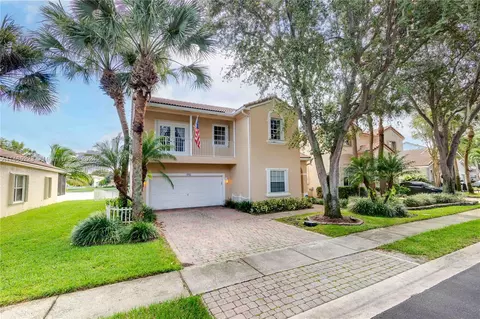 7542 NW 23rd St, Pembroke Pines, FL 33024