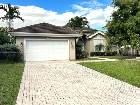 2413 NE 13th St, Fort Lauderdale, FL 33304