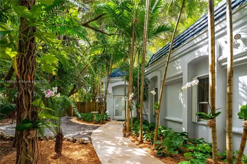 7650 SW 50th Ave, Miami, FL 33143