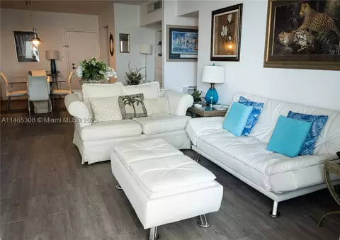 800 West Ave #904, Miami Beach, FL 33139