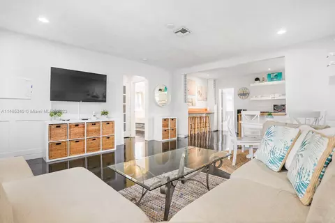 2616 Mckinley St, Hollywood, FL 33020