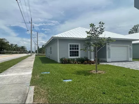 940 SE 6th St, Stuart, FL 34994 photo 2