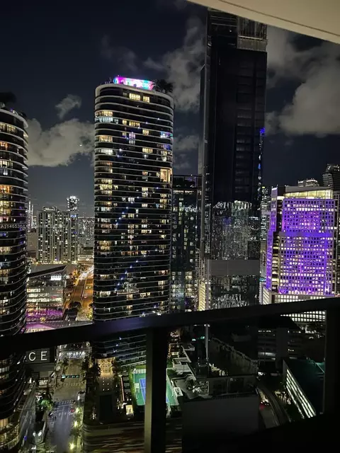 1000 Brickell Plz #4012, Miami, FL 33131