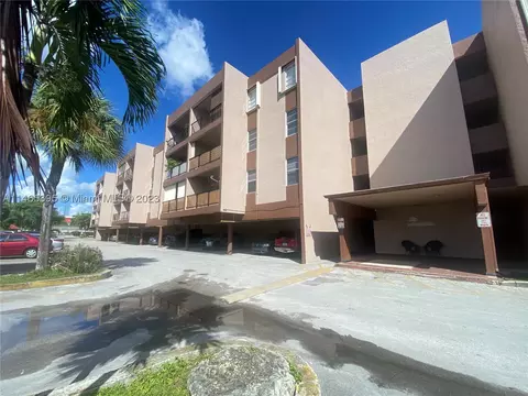 1900 W 68th St #H405, Hialeah, FL 33014
