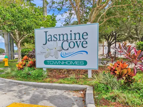 4705 SW 62nd Ave #202, Davie, FL 33314