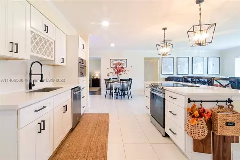 6705 E Westwood Blvd E, Tamarac, FL 33321