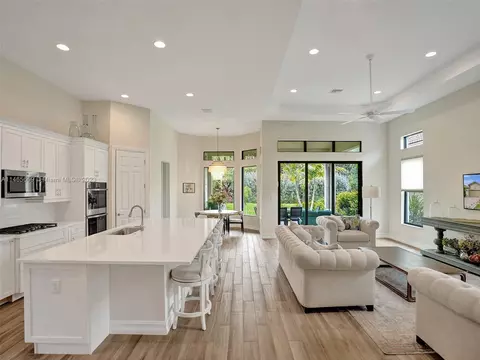 9028 E Leon Cir, Parkland, FL 33076