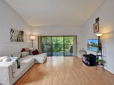 4115 NW 22nd St #249E, Coconut Creek, FL 33066
