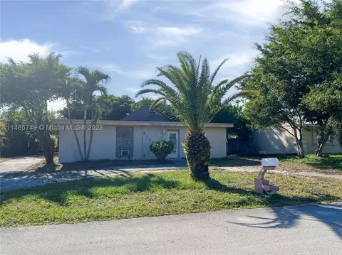 6719 Boston Dr, Lake Worth, FL 33462