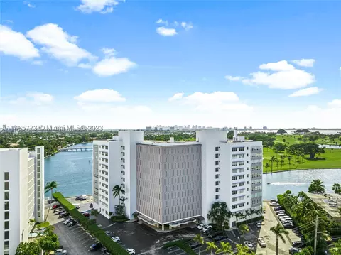 9102 W Bay Harbor Dr #8D, Bay Harbor Islands, FL 33154