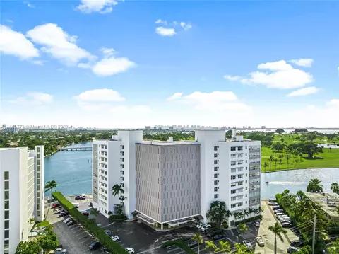 9102 W Bay Harbor Dr #8D, Bay Harbor Islands, FL 33154