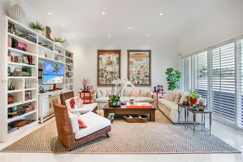 2000 S Bayshore Dr #49, Miami, FL 33133