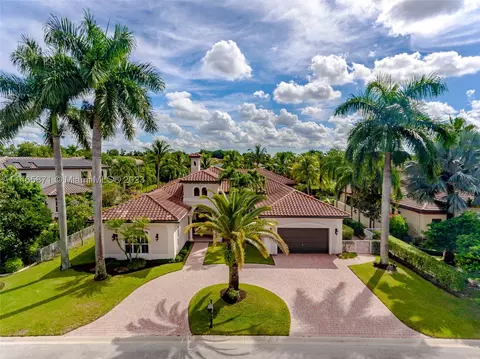 575 W Enclave Cir W, Pembroke Pines, FL 33027