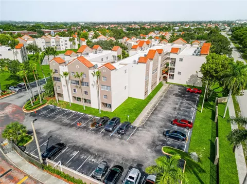 6045 NW 186th St #320, Hialeah, FL 33015