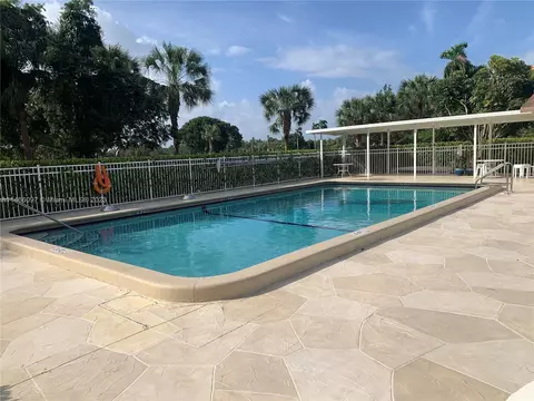 200 Jacaranda Country Club Dr #2A, Plantation, FL 33324