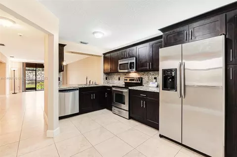 128 NW 98th Ter, Plantation, FL 33324