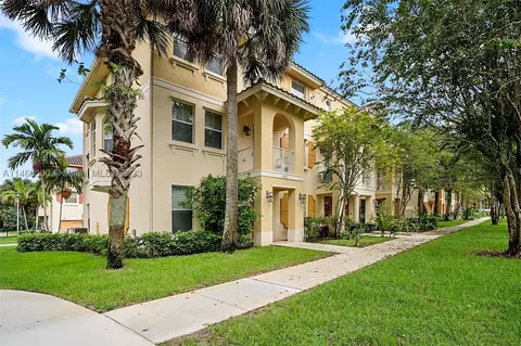 3931 Passion Flower Rd, Coconut Creek, FL 33073