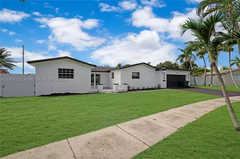 570 NW 202nd Ter, Miami Gardens, FL 33169