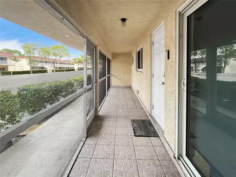 5381 SW 40th Ave #104, Fort Lauderdale, FL 33314