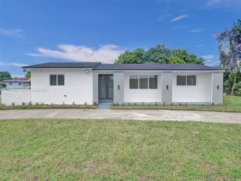 941 NW 176th Ter, Miami Gardens, FL 33169
