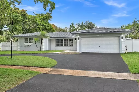 5200 Monroe St, Hollywood, FL 33021