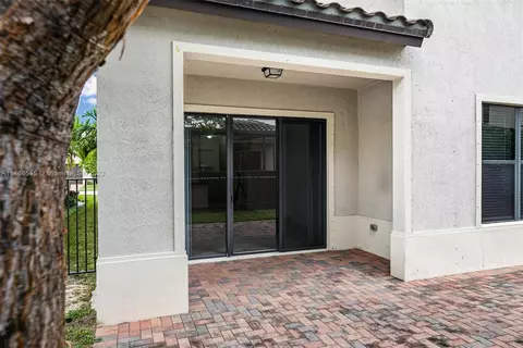 3250 W 96th Pl, Hialeah, FL 33018 photo 29
