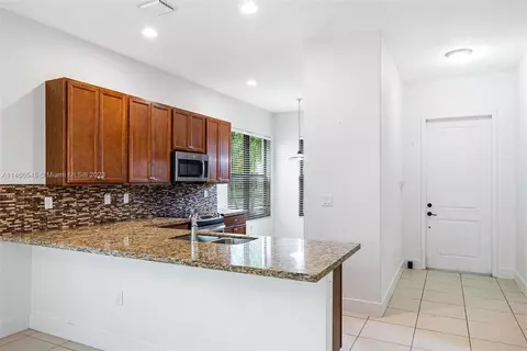 3250 W 96th Pl, Hialeah, FL 33018 photo 7