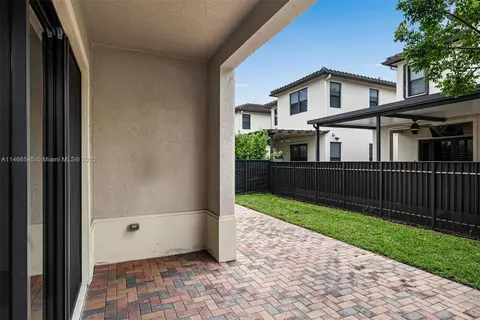 3250 W 96th Pl, Hialeah, FL 33018 photo 30