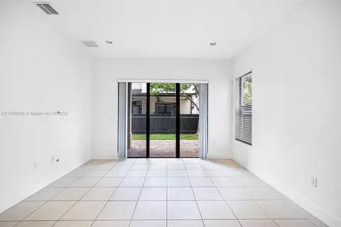 3250 W 96th Pl, Hialeah, FL 33018 photo 16