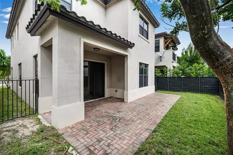 3250 W 96th Pl, Hialeah, FL 33018 photo 27