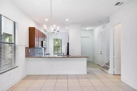 3250 W 96th Pl, Hialeah, FL 33018 photo 6