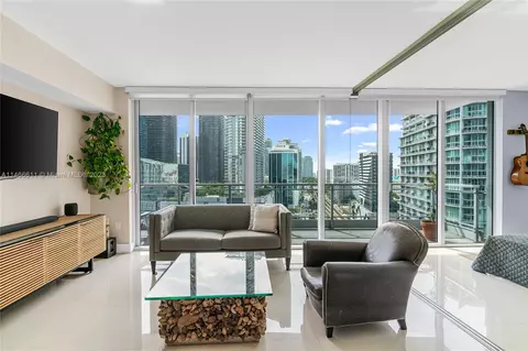 92 SW 3rd St #2104, Miami, FL 33130