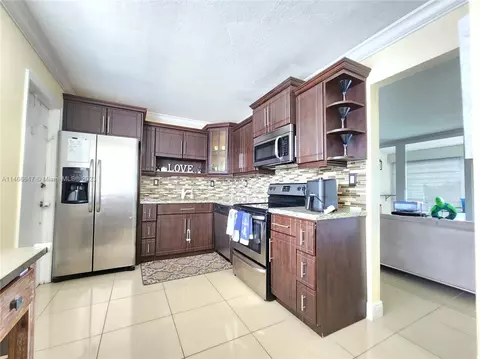 6921 Cypress Rd #PH18, Plantation, FL 33317