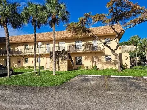 200 Berkley Rd #101, Hollywood, FL 33024