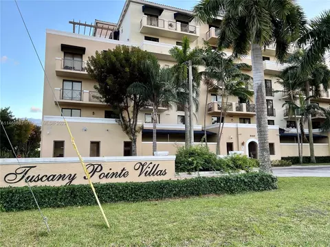 8440 SW 8th St #202A, Miami, FL 33144